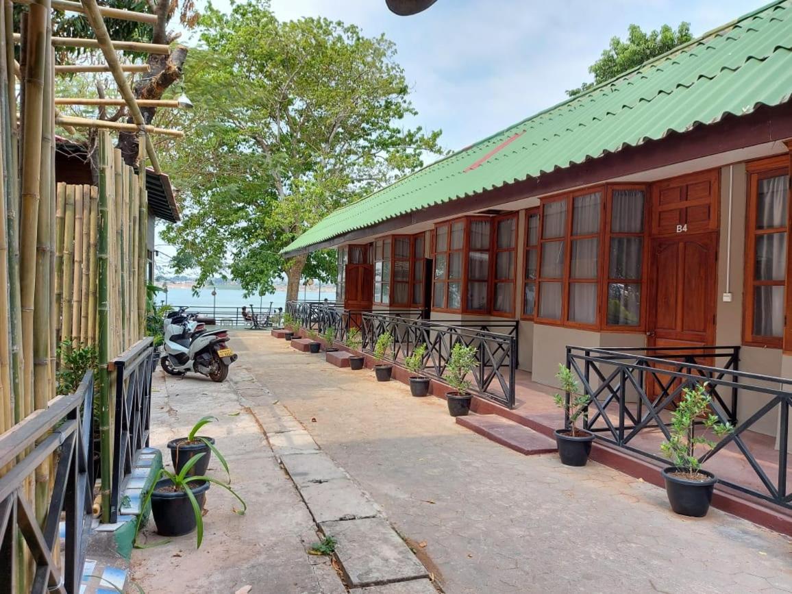 Pilgrim'S Kitchen & Inn Savannakhet Exterior foto