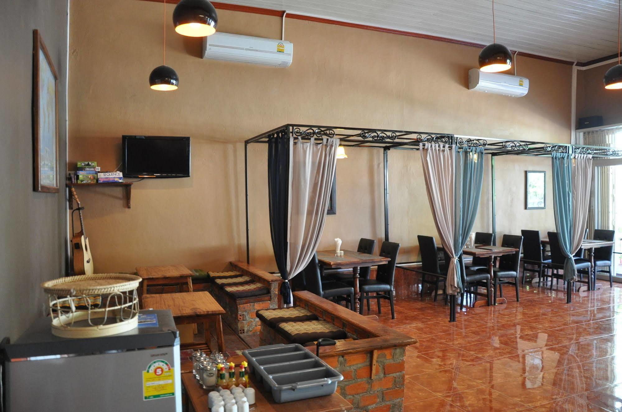 Pilgrim'S Kitchen & Inn Savannakhet Exterior foto